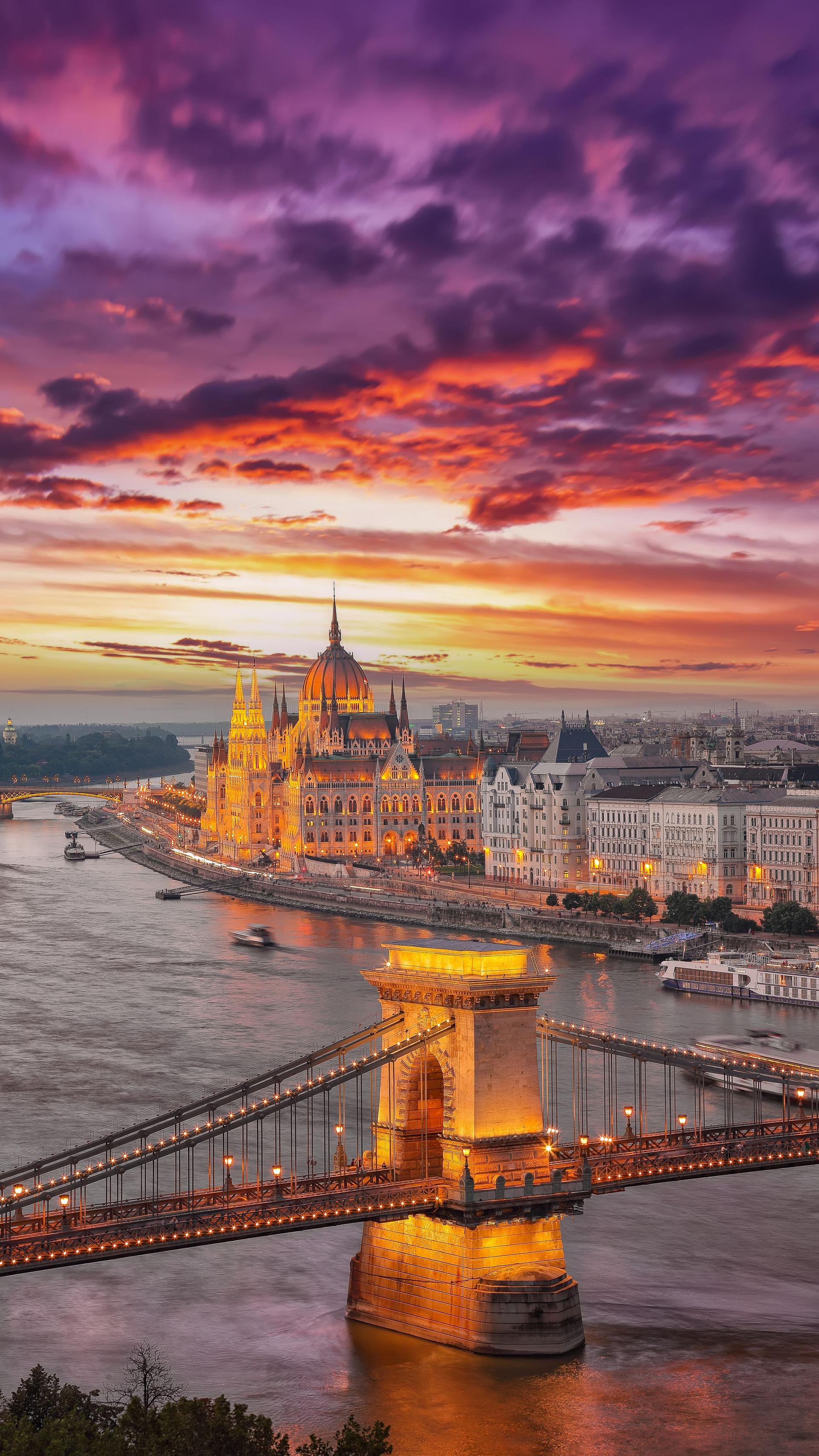 Night scene at river Danube and famous building of Hungarian Parliament and Chain Bridge